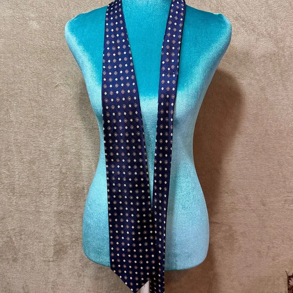 Roundtree & Yorke 100% Silk Tie Blue Geometric Pattern Classic Mens